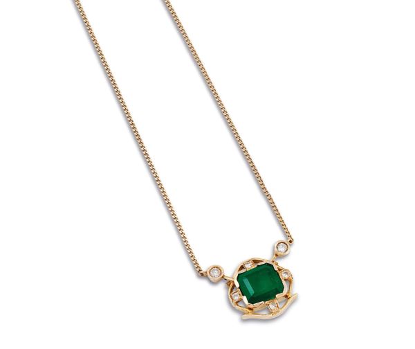 



EMERALD AND DIAMOND NECKLACE IN 14KT GOLD
