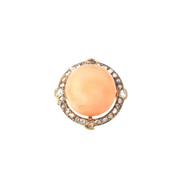 SMALL CORAL AND DIAMOND BROOCH IN 18KT YELLOW GOLD