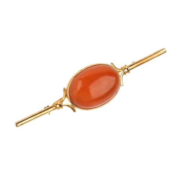 



CORAL BARRETTE BROOCH IN 18KT YELLOW GOLD