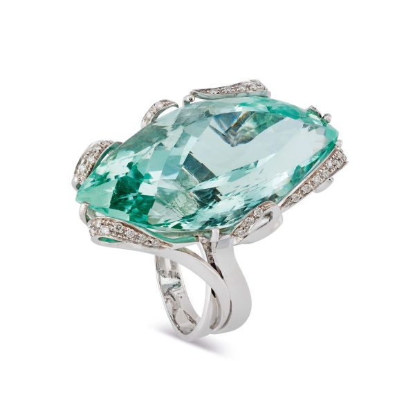 



ANELLO CON GRANDE ACQUAMARINA