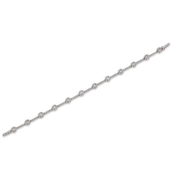 



FAVERO DIAMOND FLORAL BRACELET IN 18KT WHITE GOLD