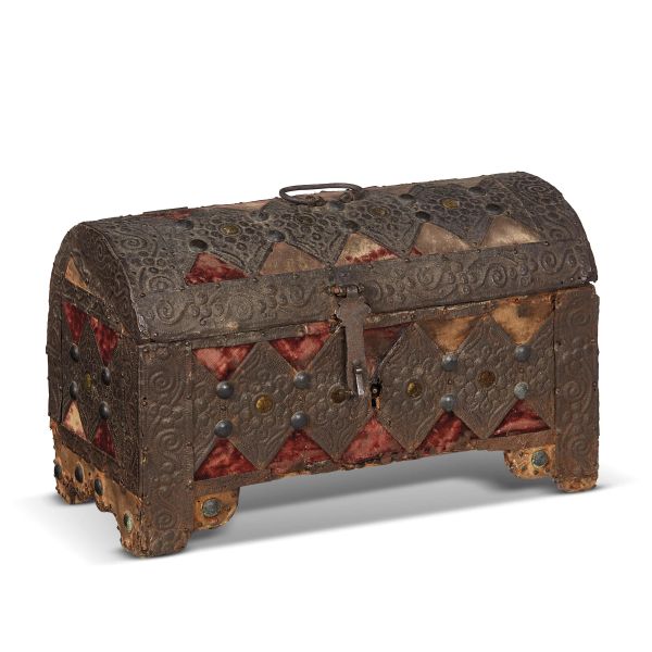 



A NORTHERN ITALY CASKET, 17TH CENTURY