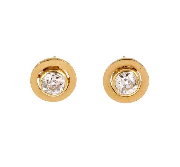 



DIAMOND EARRINGS IN 18KT YELLOW GOLD
