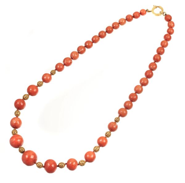 



CORAL NECKLACE IN 18KT YELLOW GOLD