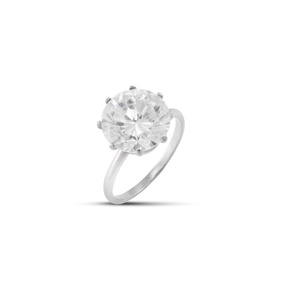 SOLITAIRE DIAMOND RING IN 18KT WHITE GOLD