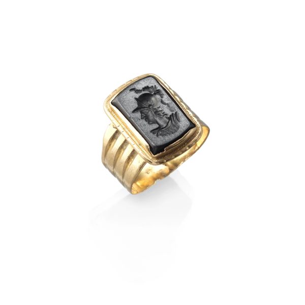 ONYX BAND RING IN GOLD