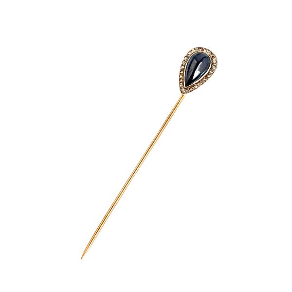 LAPEL PIN IN GOLD AND SILVER 