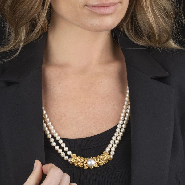 LUNGA COLLANA DI PERLE