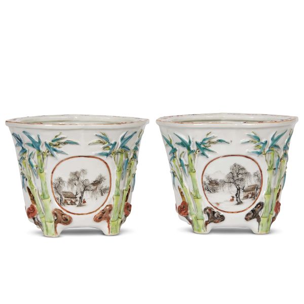 A PAIR OF GARDENERS, CHINA, QING DYNASTY, GUANGXU PERIOD, 19TH-20TH CENTURY