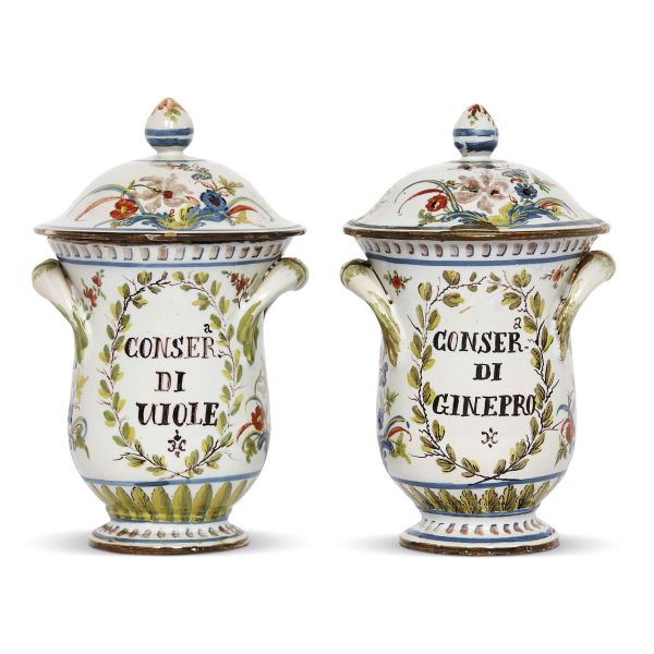 A PAIR OF FERNIANI VASES WITH LID, FAENZA, SECOND HALF 18TH CENTURY