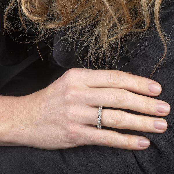 ANELLO ETERNITY CON DIAMANTI