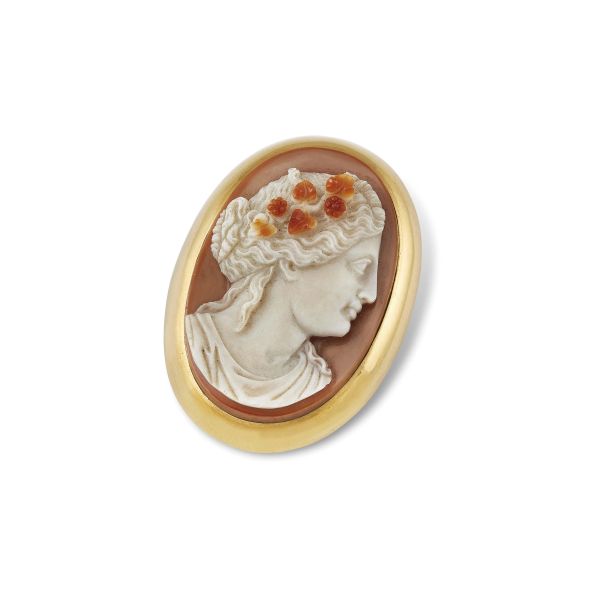 CAMEO BROOCH IN 18KT YELLOW GOLD