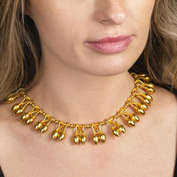 COLLIER