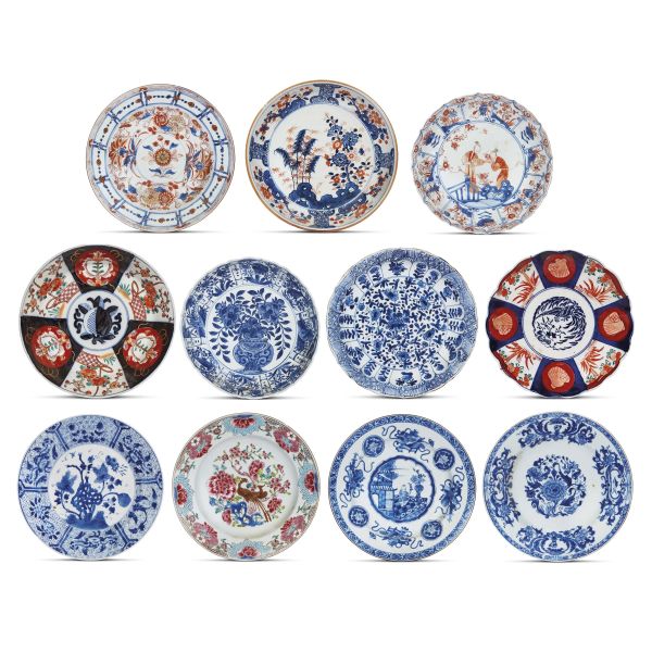 A GROUP OF ELEVEN PLATES, CHINA AND JAPAN, 18TH-19TH CENTURIES