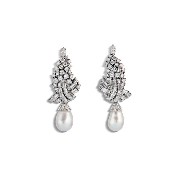 



PEARL AND DIAMOND DROP EARRINGS IN 18KT WHITE GOLD