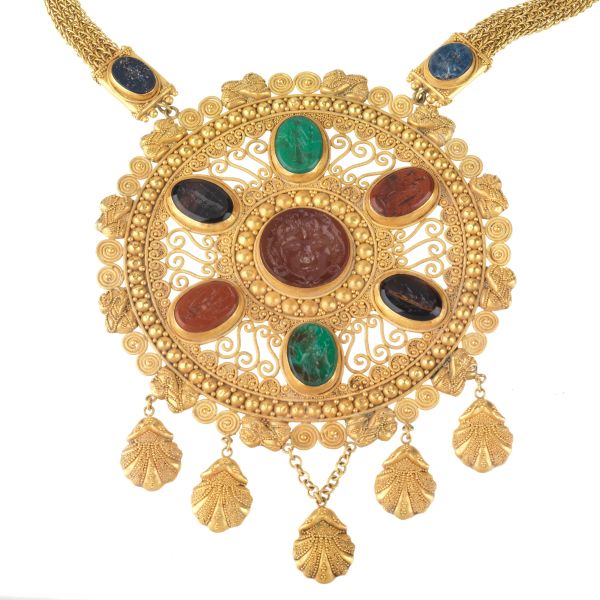 ARCHAELOGICAL STYLE NECKLACE WITH A BIG BREASTPLATE IN 18KT YELLOW GOLD