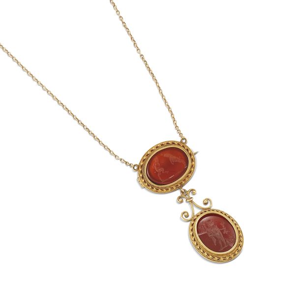 CARNELIAN NECKLACE IN GOLD