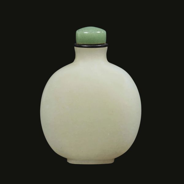 A WITH JADE SNUFF BOTTLE, CHINA, QING DYNASTY, 19TH CENTURY