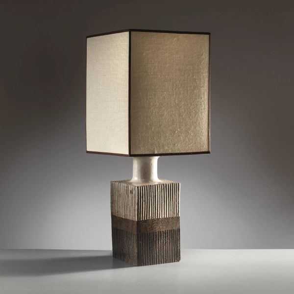 



CERAMIC TABLE LAMP