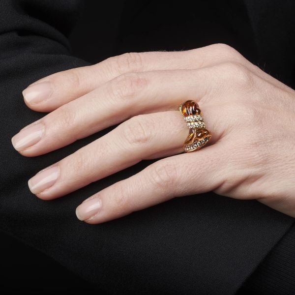 ANELLO A FORMA DI FIOCCO