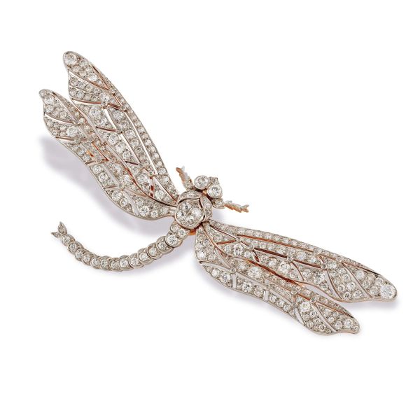 Tiffany &amp; Co - 



TIFFANY &amp; CO. BIG DRAGONFLY-SHAPED BROOCH IN 18KT YELLOW GOLD