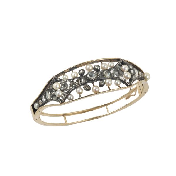PEARL AND DIAMOND BANGLE BRACELET IN 14KT YELLOW GOLD