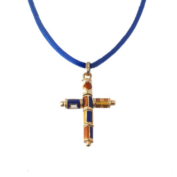 



NECKLACE WITH A CROSS-SHAPED 18KT YELLOW GOLD PENDANT 