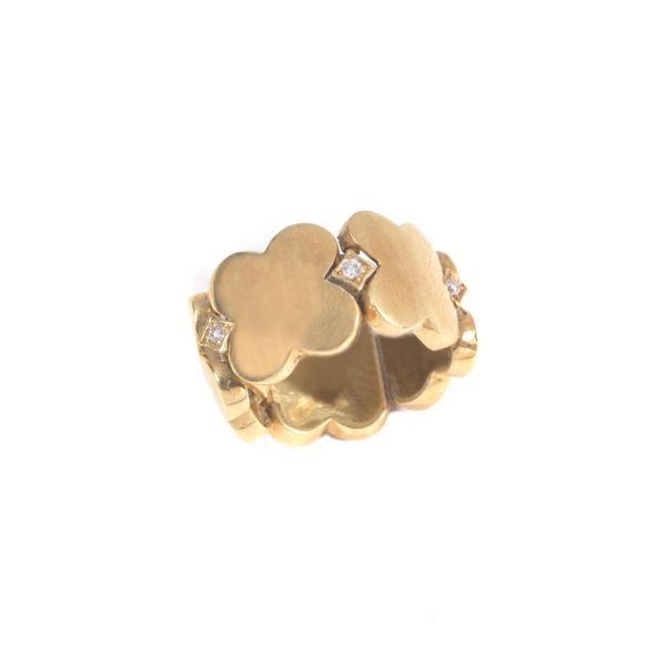 FOUR LEAF-CLOVER BAND RING IN 18KT YELLOW GOLD