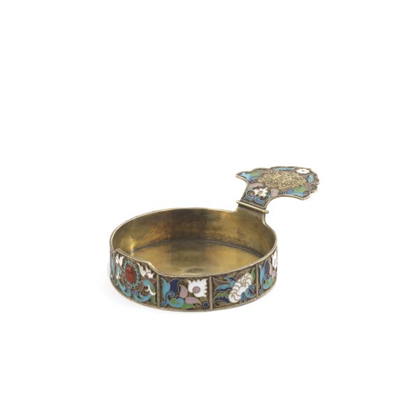 A SILVER AND ENAMEL KOVSH, RUSSIA, END OF 19TH CENTURY