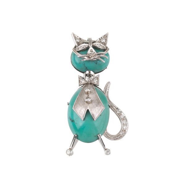 CAT-SHAPED TURQUOISE AND DIAMOND BROOCH IN 18KT WHITE GOLD