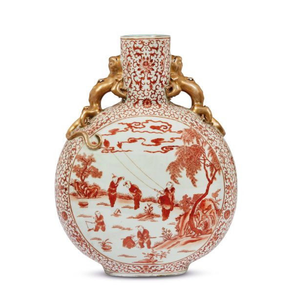 



VASE, CHINA, LATE QING DYNASTY, 19TH/20TH CENTURY