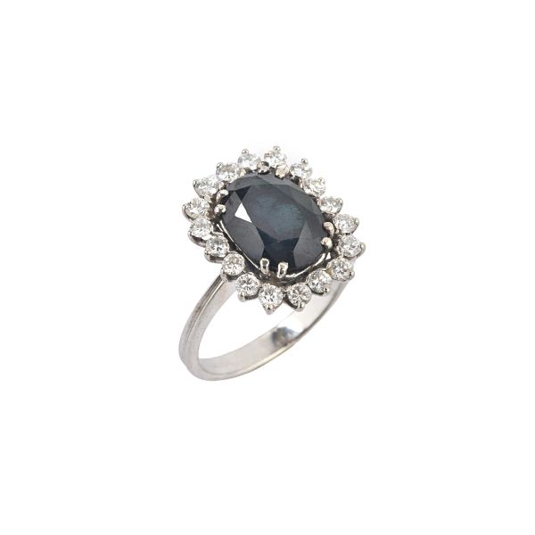 SAPPHIRE AND DIAMOND RING IN 18KT WHITE GOLD