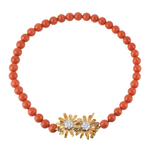 CORAL NECKLACE IN 18KT YELLOW GOLD