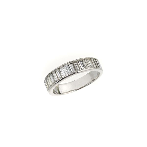 DIAMOND BAND RING IN 14KT GOLD