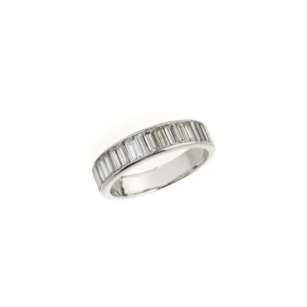 



DIAMOND BAND RING IN 14KT WHITE GOLD