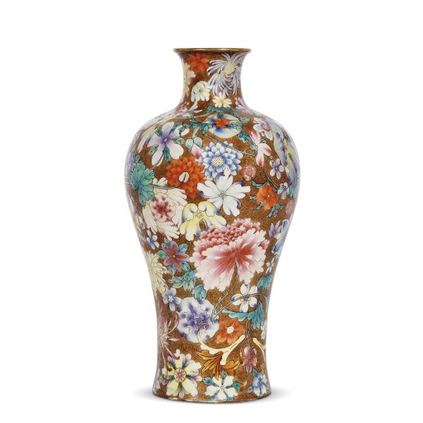 A WILDFLOWER VASE, CHINA, REPUBLIC OF CHINA PERIOD (1912-1949)