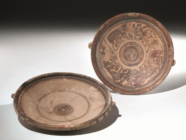 Due piatti etrusco corinzi