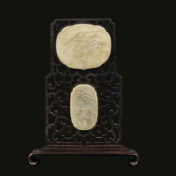 A TABLE SELECTOR WITH TWO JADE PLAQUES, CHINA, QING DYNASTY, SEC. XIX