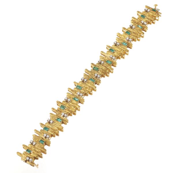 



EMERALD AND DIAMOND BAND BRACELET IN 18KT YELLOW GOLD