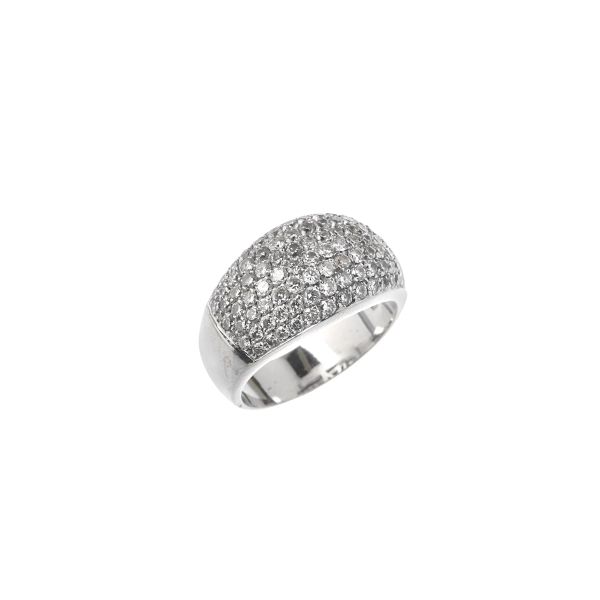 



DIAMOND BAND RING IN 18KT WHITE GOLD