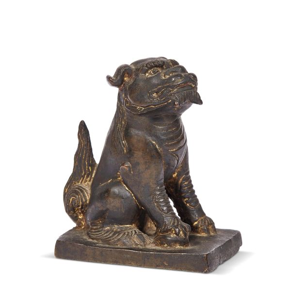 A BRONZE LION, CINA, QING DYNASTY, 17TH-18TH CENTURY