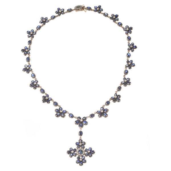 



COLLANA FLOREALE CON ZAFFIRI E DIAMANTI