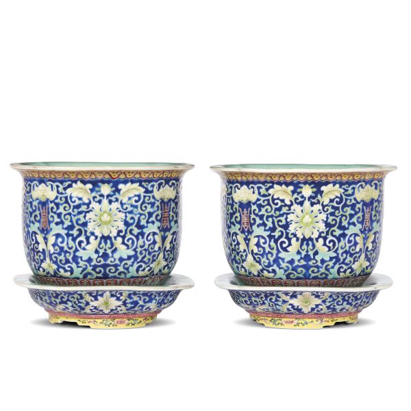 A PAIR OF CACHEPOTS, CHINA, REPUBLIC PERIOD (1912-1949)