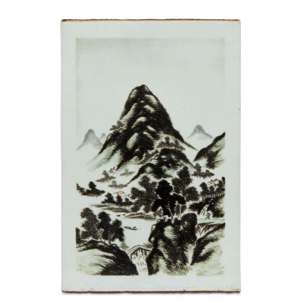



PLACCA IN PORCELLANA MONOCROMA, CINA, DINASTIA QING, SEC. XX