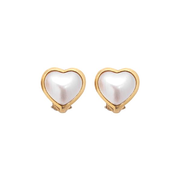 MABE PEARL HEART-SHAPED EARRINGS IN 18KT YELLOW GOLD