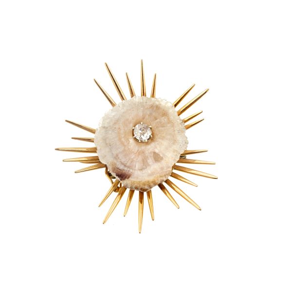 



SPILLA CON MINERALE E DIAMANTE