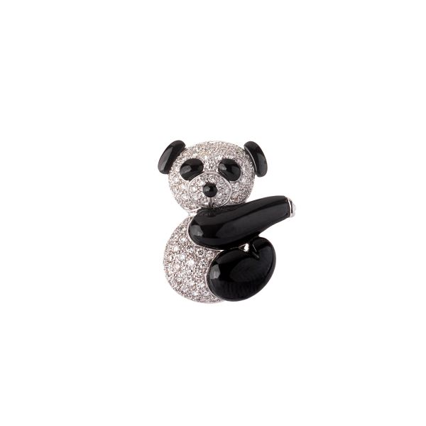 



SMALL PANDA SHAPED BROOCH IN 18KT WHITE GOLD