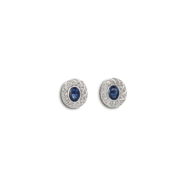 SAPPHIRE AND DIAMOND EARRINGS IN 18KT WHITE GOLD