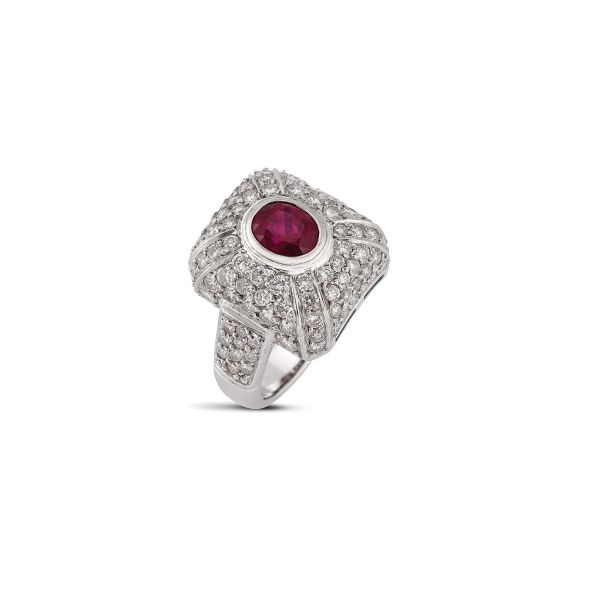 



RUBY AND DIAMOND RING IN 18KT WHITE GOLD