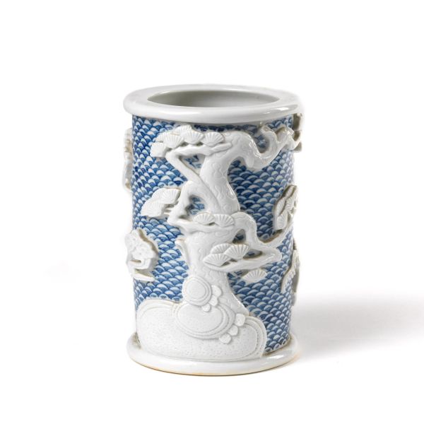 BRUSH HOLDER, CHINA, QING DYNASTY, 19-20TH CENTURIES